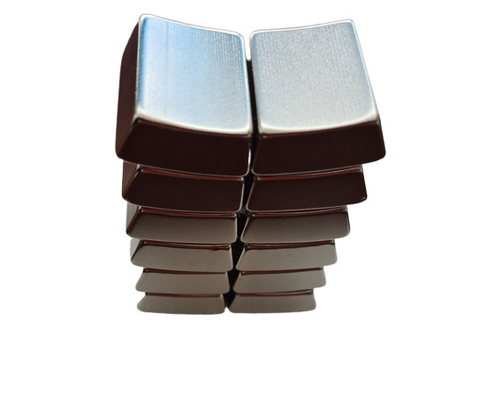comprare Magneti permanenti NiCuNi 25mmx30mmx9m del neodimio dell'arco sinterizzato N52 online manufacture