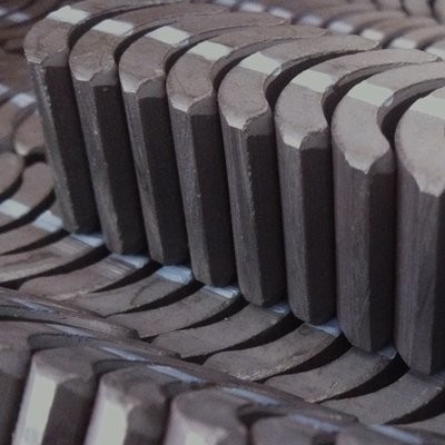 comprare Grande magnete permanente su misura dell'arco della ferrite per la pompa di aria 52.12*50.18*7.27 millimetro online manufacture