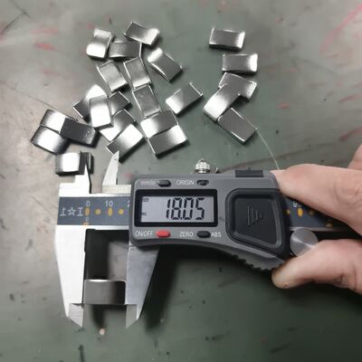 comprare Two Sides Curved Strong Arc Neodymium Magnets Smooth Coating For Small Wind Turbine online manufacture