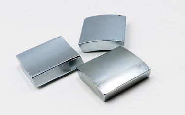 comprare Magnete permanente curvo di Ndfeb del grado N52 per il motore/generatore di generatori eolici online manufacture