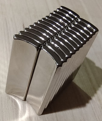 comprare Magneti industriali del neodimio di NdFeB dell'arco per i cambi del dente cilindrico online manufacture